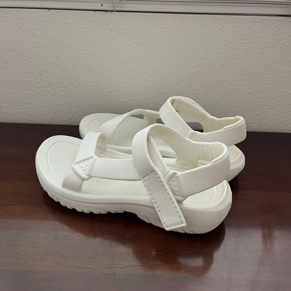 SOLD Teva Womens Hurricane Drift sandals